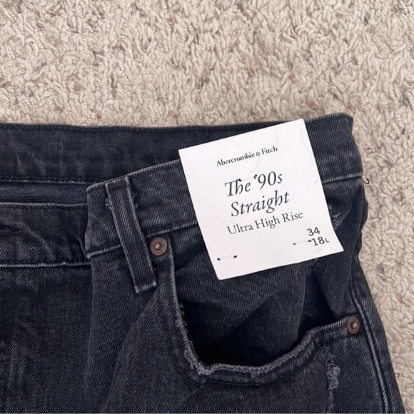 NWT ABERCROMBIE 90s STRAIGHT ULTRA HIGH RISE JEANS - Picture 9 of 10